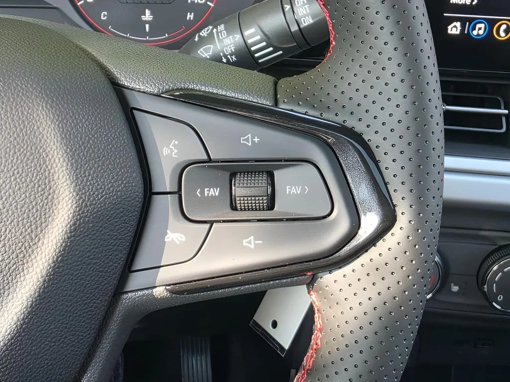 Used 2025 Sterling Gray Metallic Chevrolet 1RS image 20