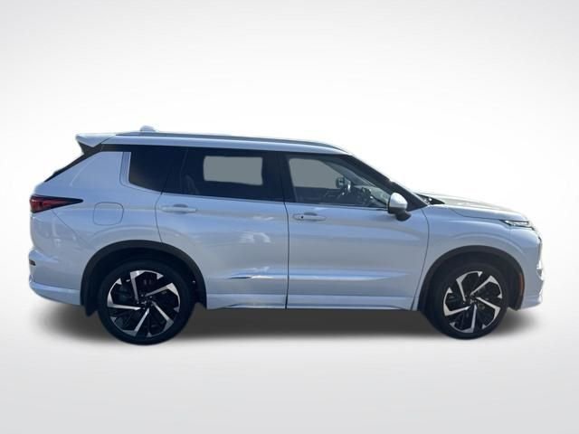 Used 2024  Mitsubishi SEL image 7