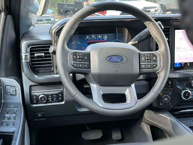 New 2027 Glacier Gray Metallic Tri-Coat Ford F-250® Lariat® image 13