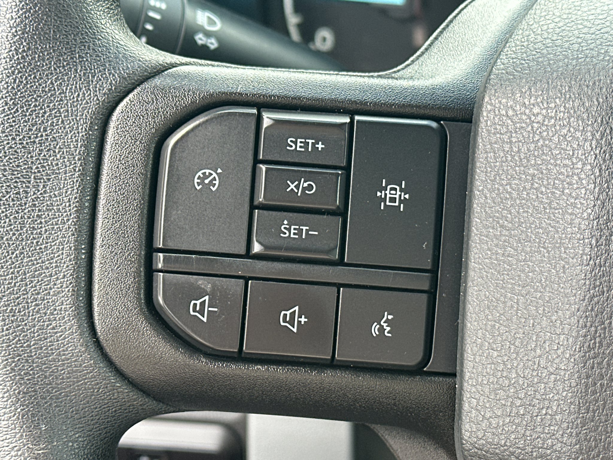 Used 2023 Oxford White Ford XL image 17
