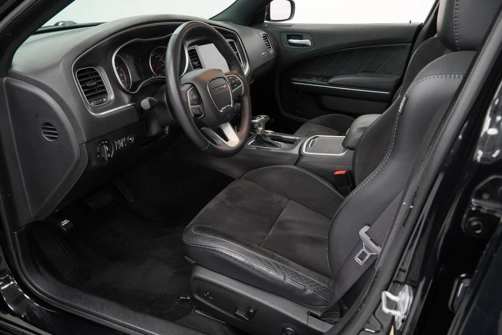 Used 2015 Black Dodge R/T image 17
