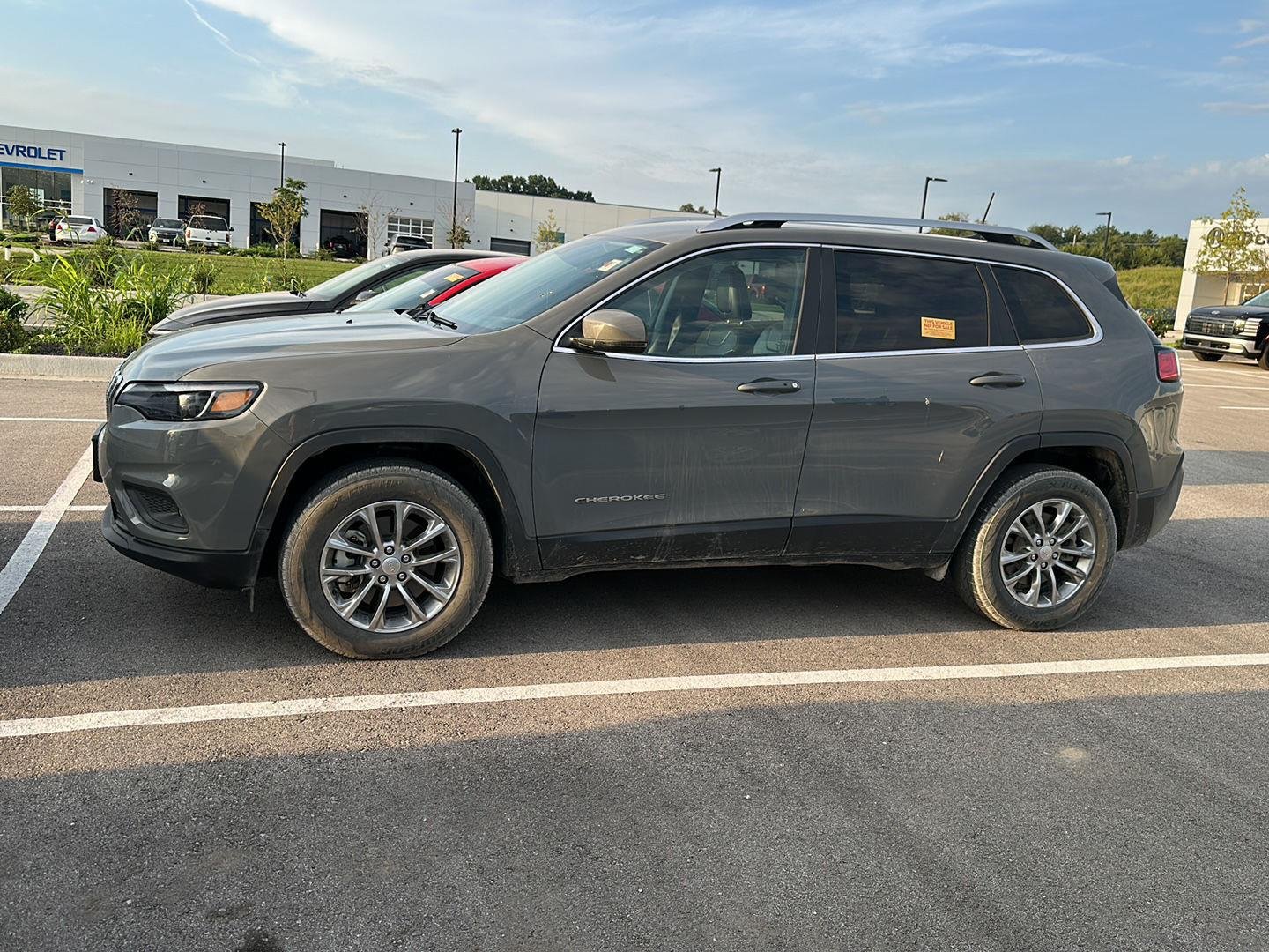 Used 2021 Sting-Gray Clearcoat Jeep Latitude Plus image 3