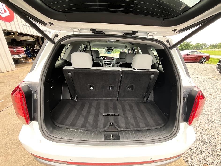 Used 2023 White Hyundai SEL image 8