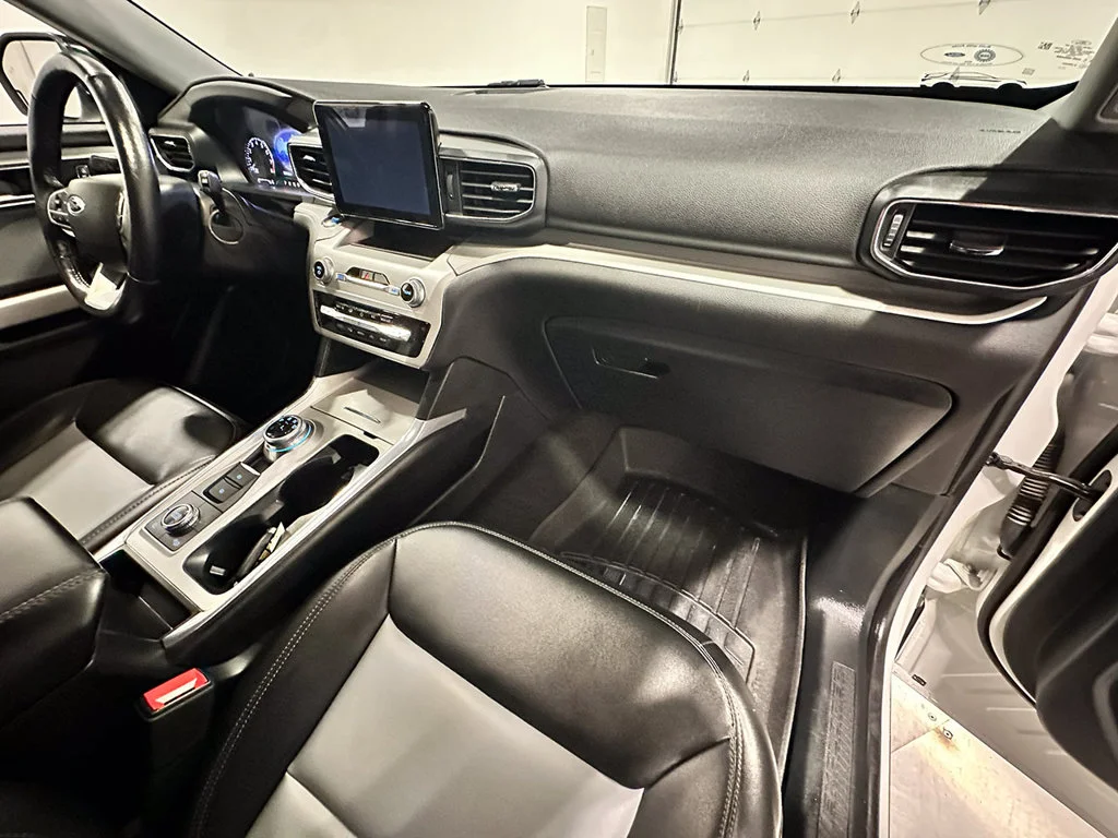 Used 2022 White Ford XLT image 30