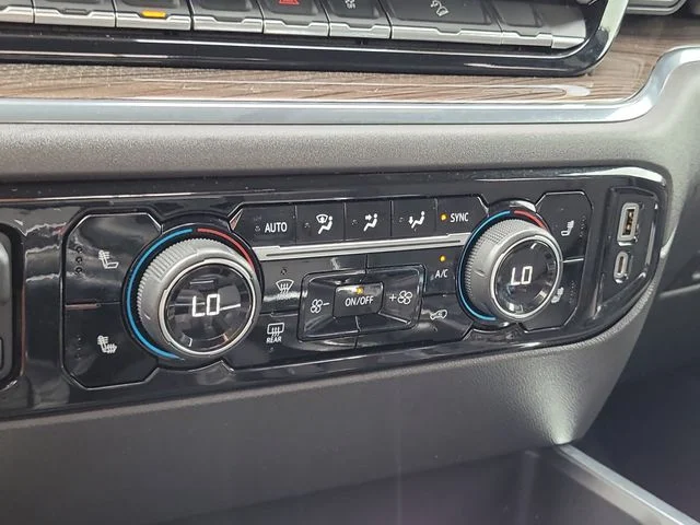 Used 2022  Chevrolet LT Trail Boss image 27