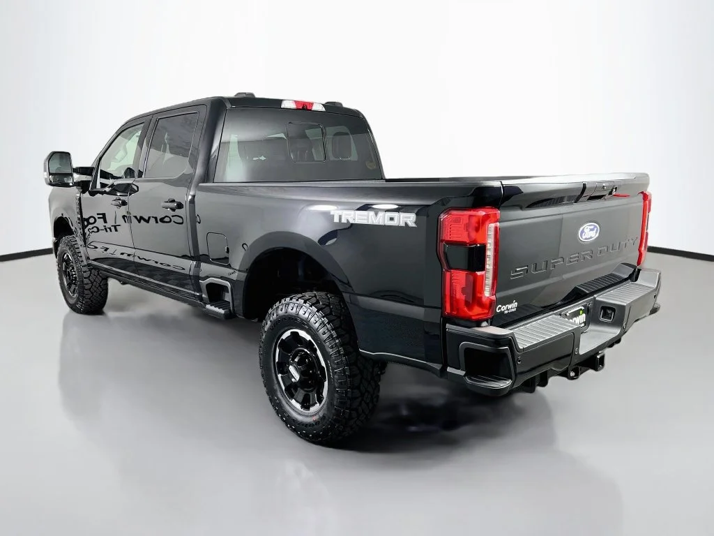 New 2027 Agate Black Metallic Ford Lariat image 10