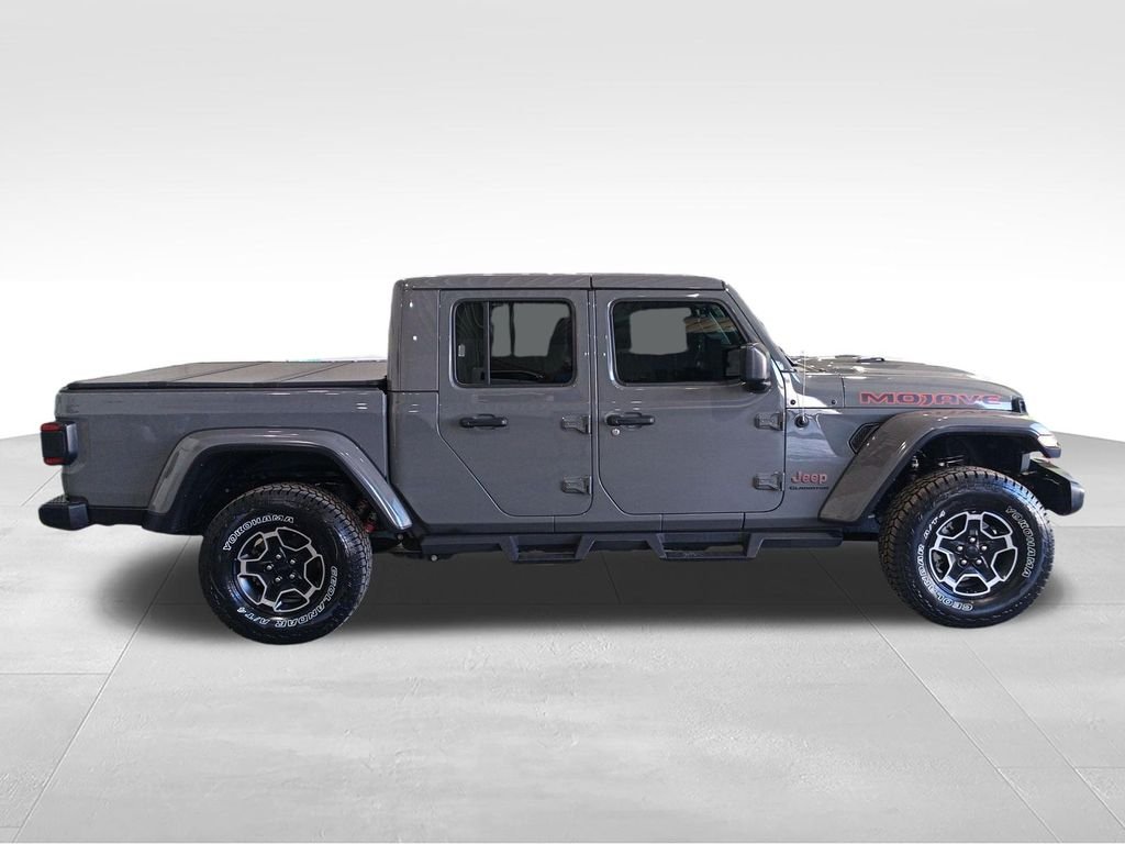 Used 2020 Gray Jeep Mojave image 6