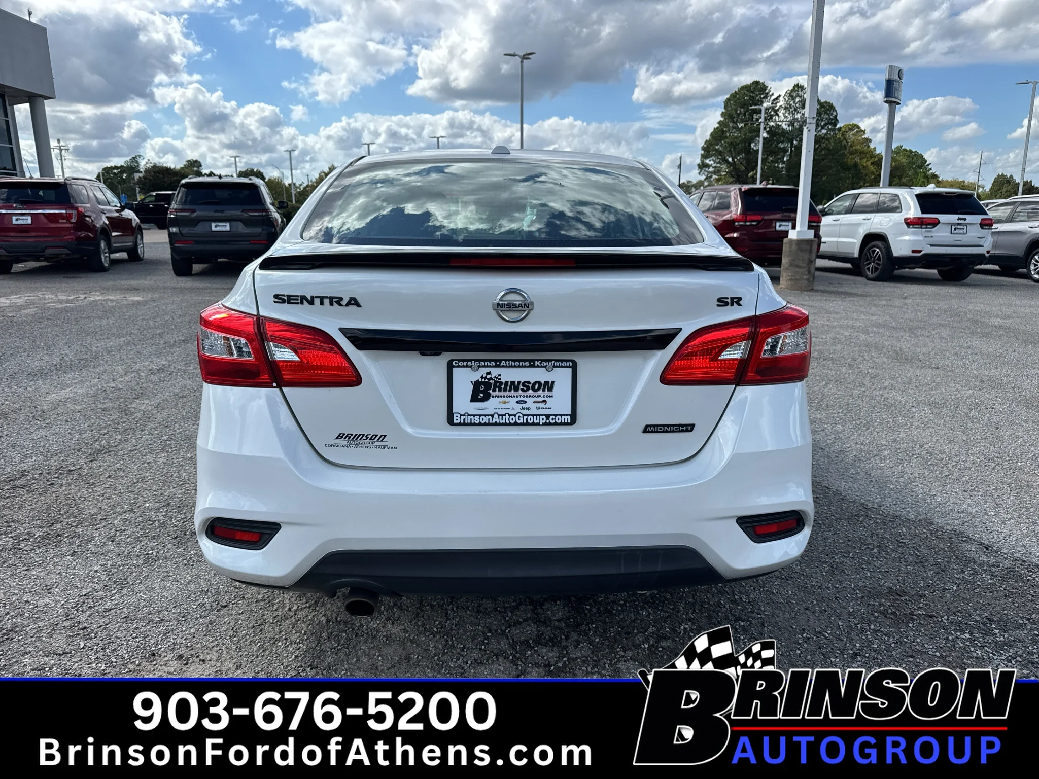 Used 2018 Aspen White Nissan SR image 6