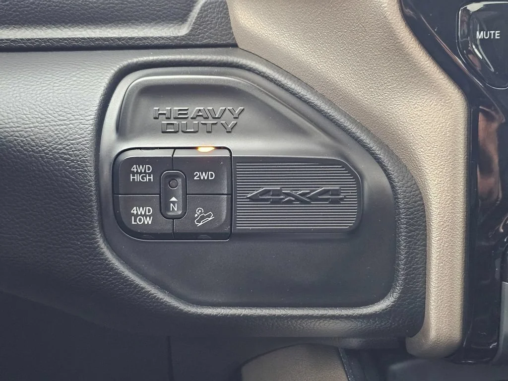 Used 2019  Ram Laramie image 33