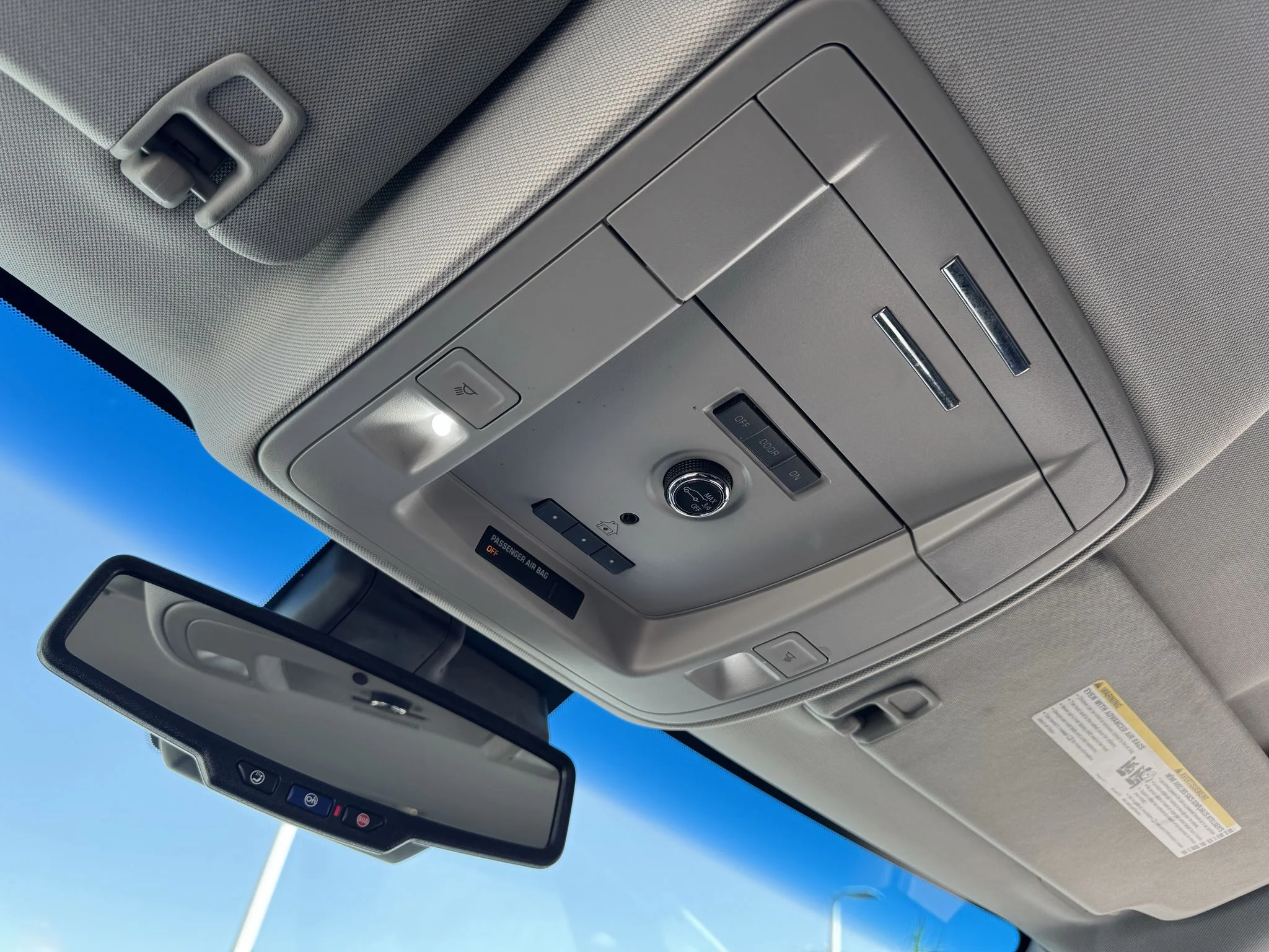 Used 2020 SUMMIT WHITE Chevrolet LT image 27