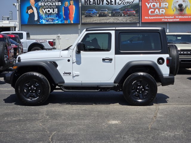 Used 2025 Bright White Clearcoat Jeep  image 4