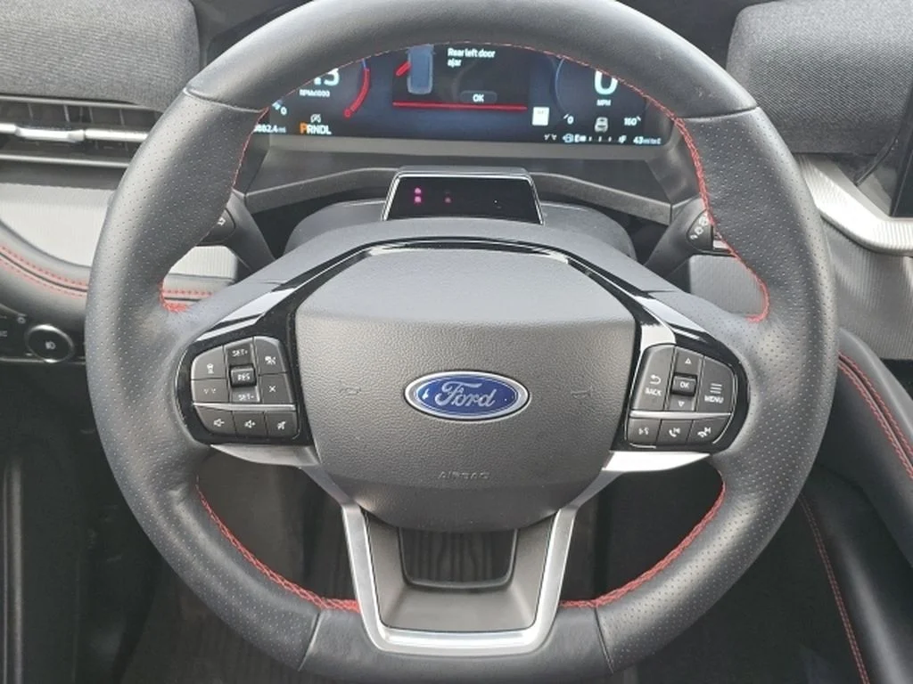 2025 Ford Explorer ST-LINE - Photo 18
