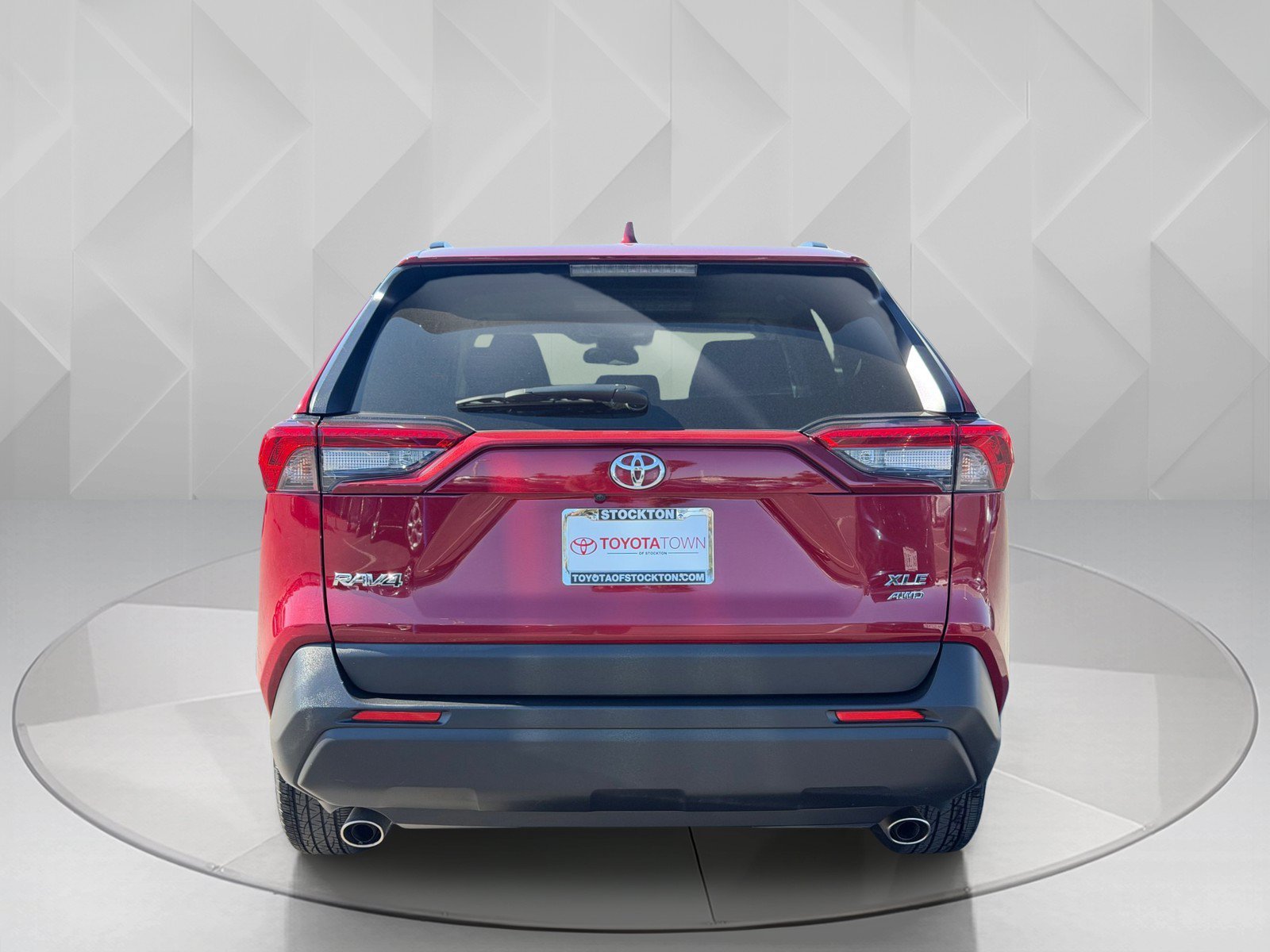 Certified Used 2025 Ruby Flare Pearl Toyota XLE image 4