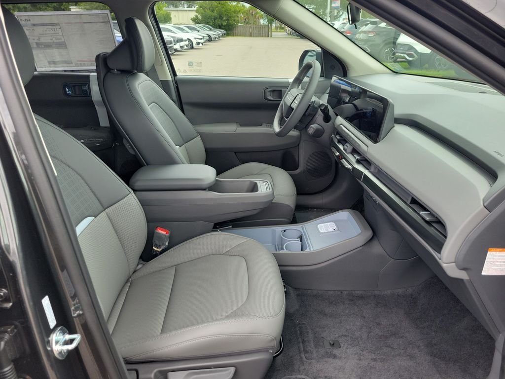 New 2027 Interstellar Gray Kia Wind image 7
