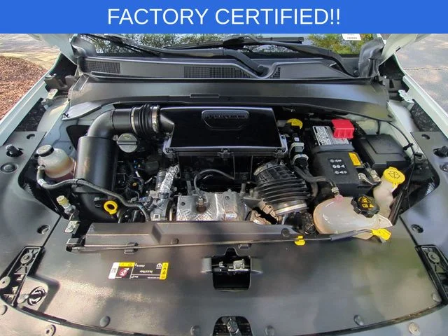 Used 2024 White Jeep Latitude image 37