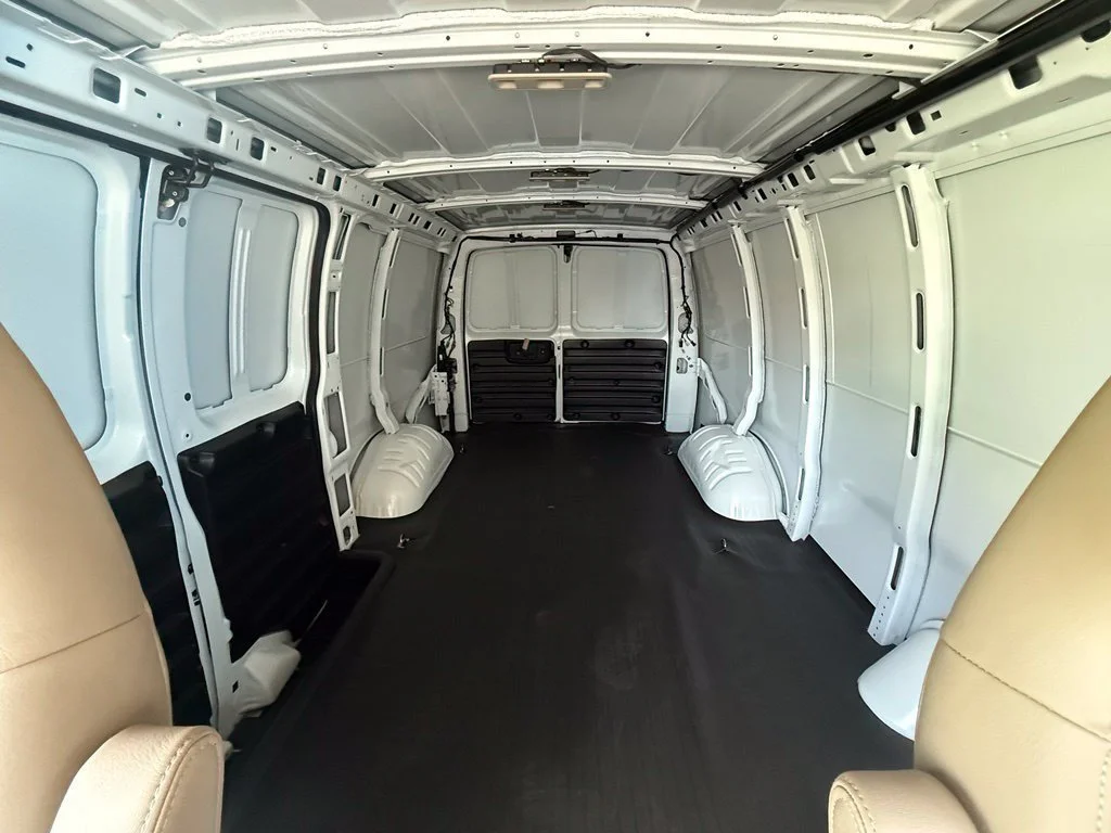 New 2026 Summit White GMC Work Van image 27