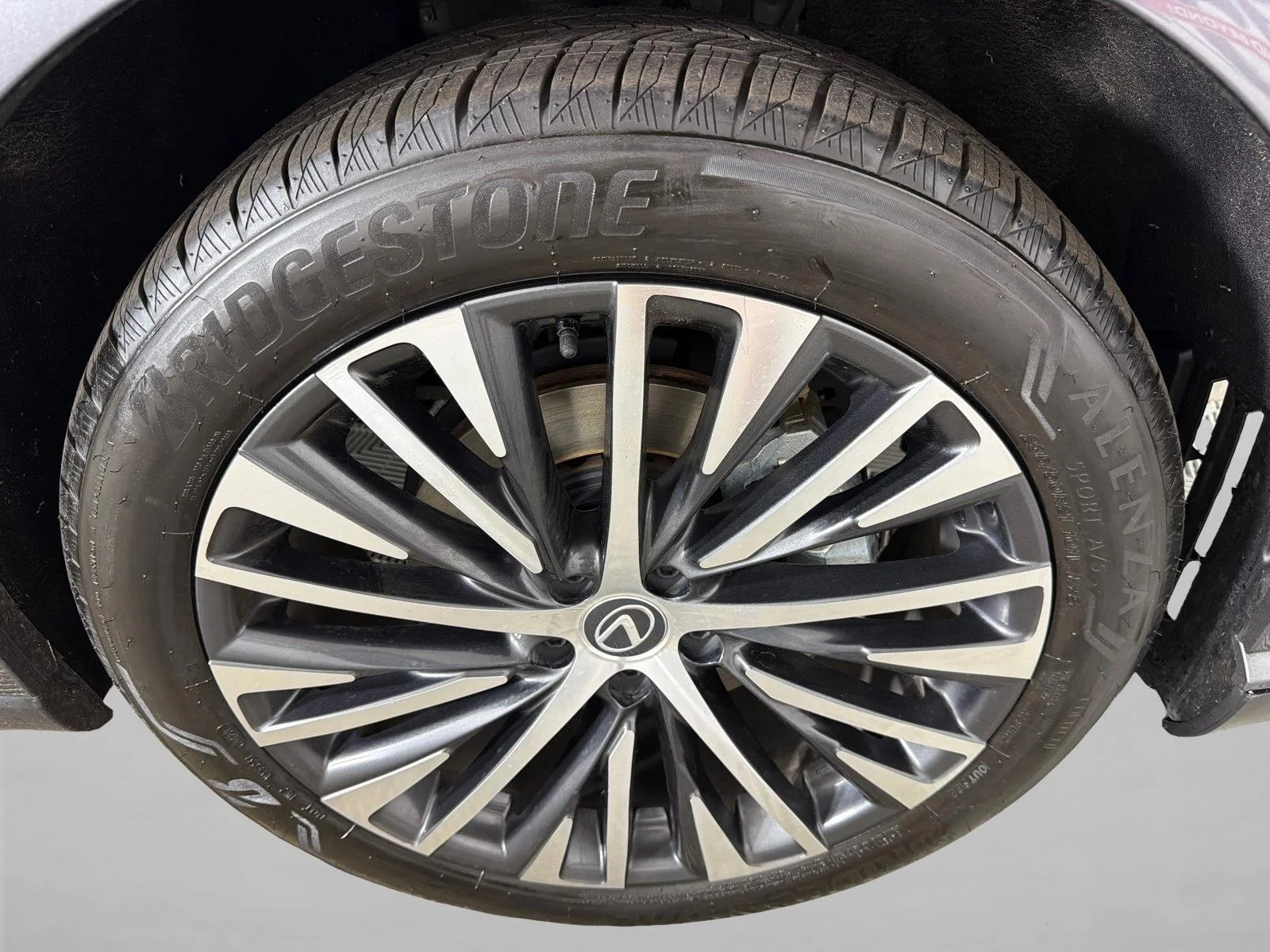 Used 2023 White Lexus RX 350h image 14