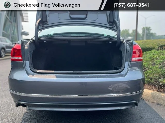 Used 2015 Platinum Gray Metallic Volkswagen TDI SEL Premium image 35
