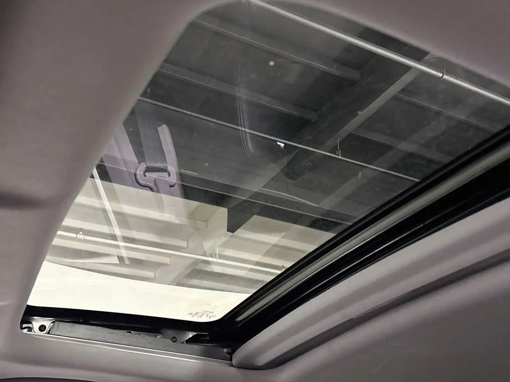 Used 2021 White Honda Touring image 19