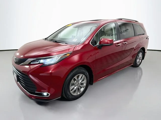 Used 2022 Red Toyota XLE image 3