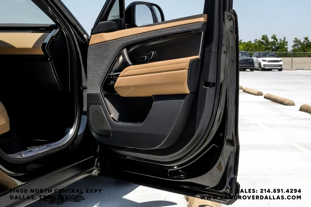 New 2026 Santorini Black Metallic Land Rover SE image 46
