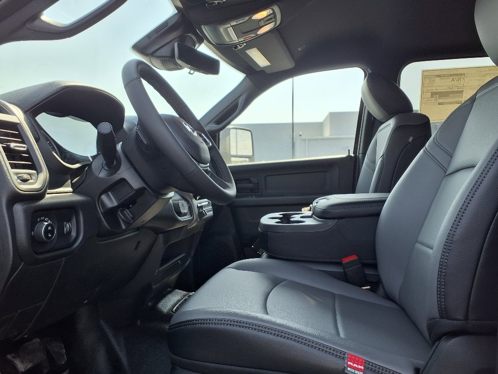 2025 RAM 3500 Chassis Tradesman - Photo 16