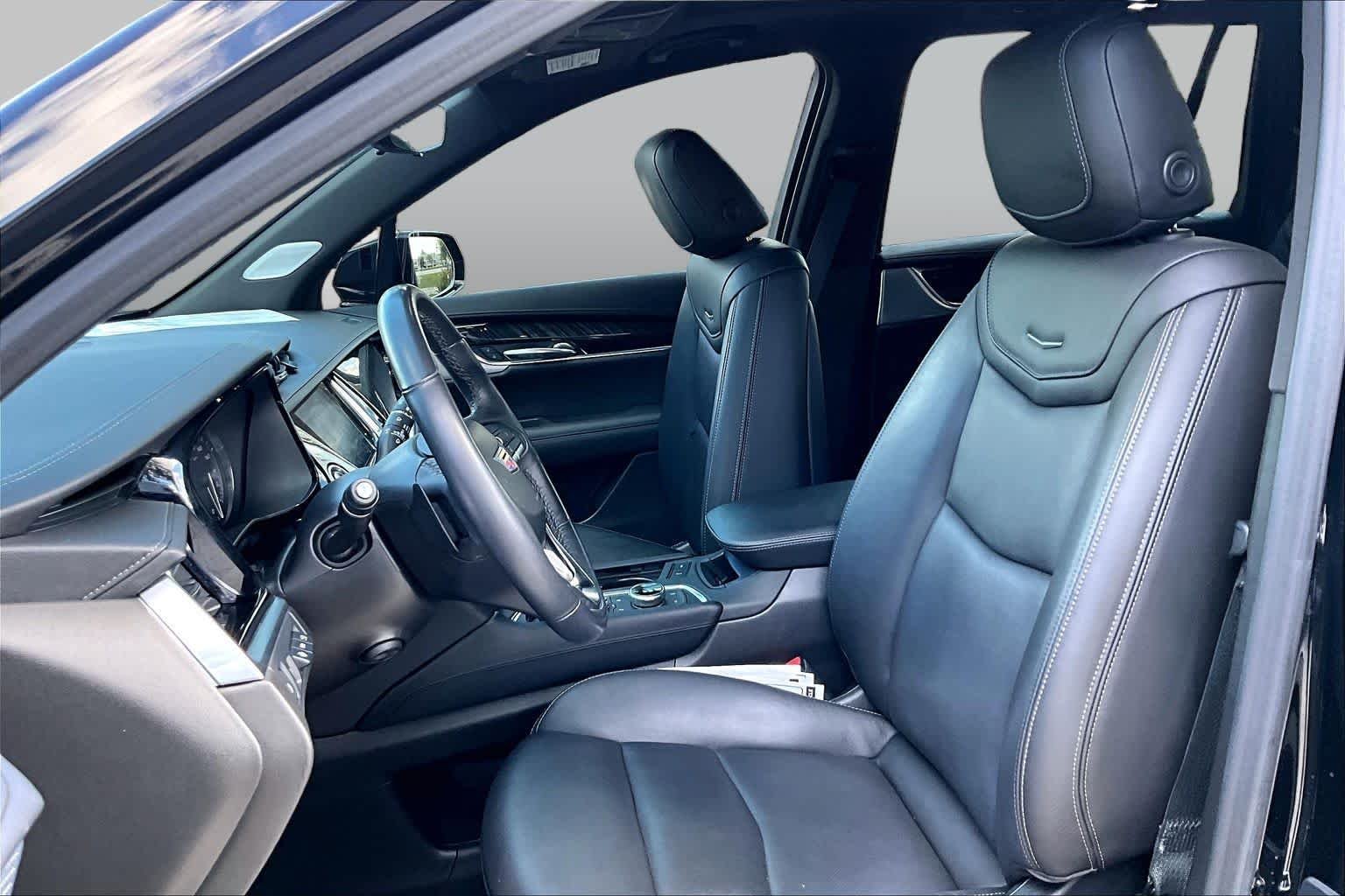 Pre-Owned 2023 Cadillac XT6 AWD Premium Luxury