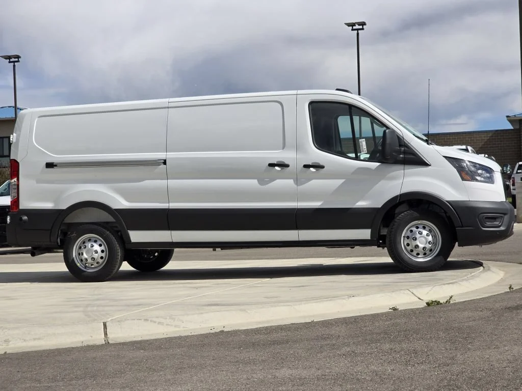 New 2026 Oxford White Ford Base image 23
