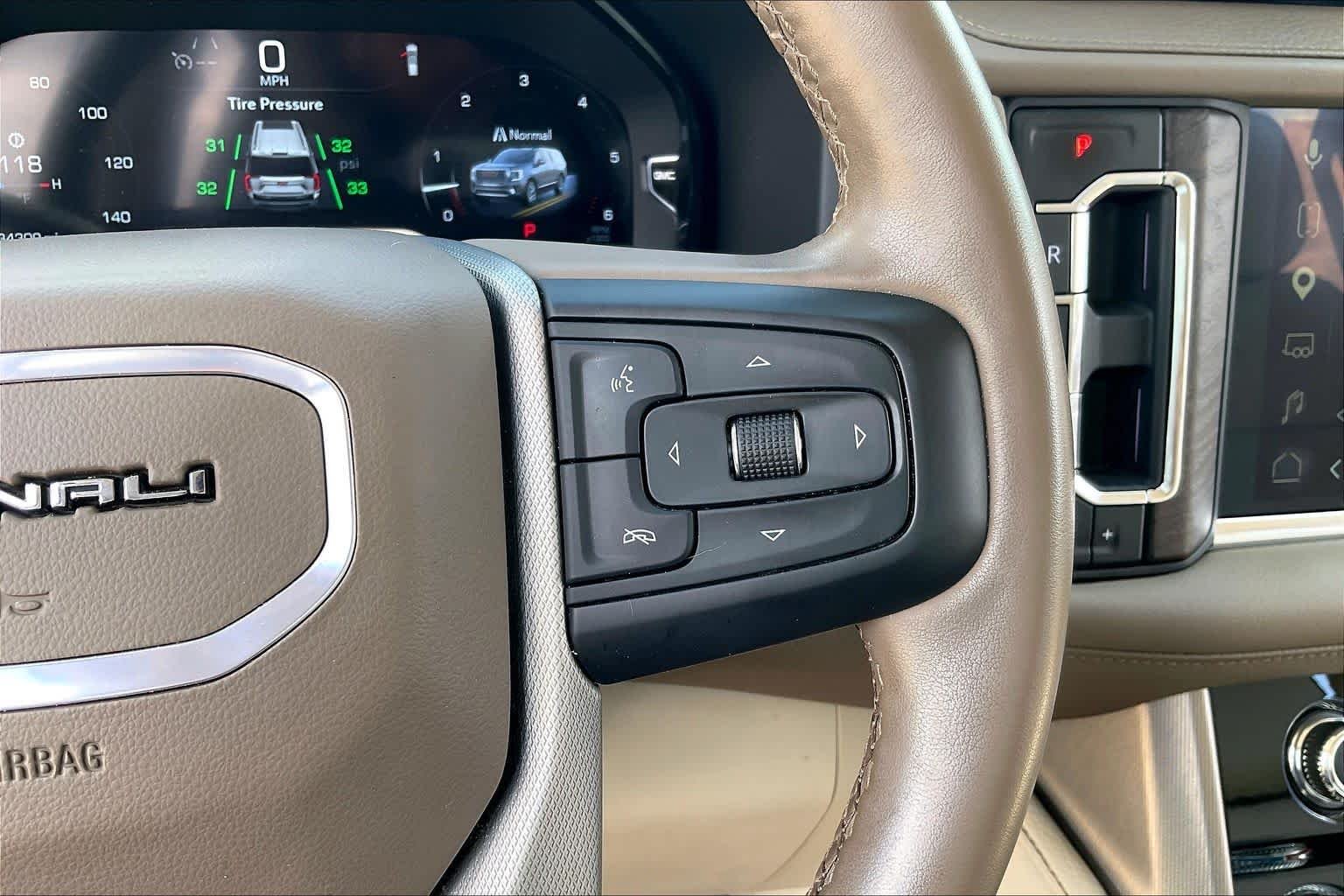 Used 2024 White Frost Tricoat GMC Denali image 23