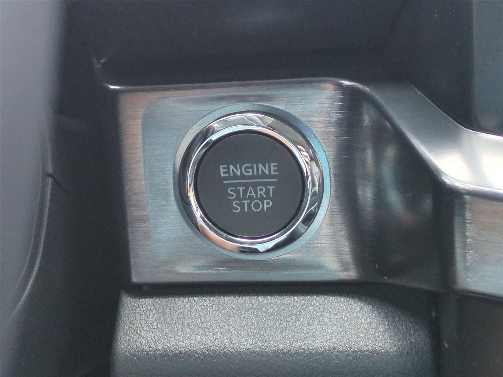 New 2026 Agate Black Metallic Ford F-250® Lariat® image 31