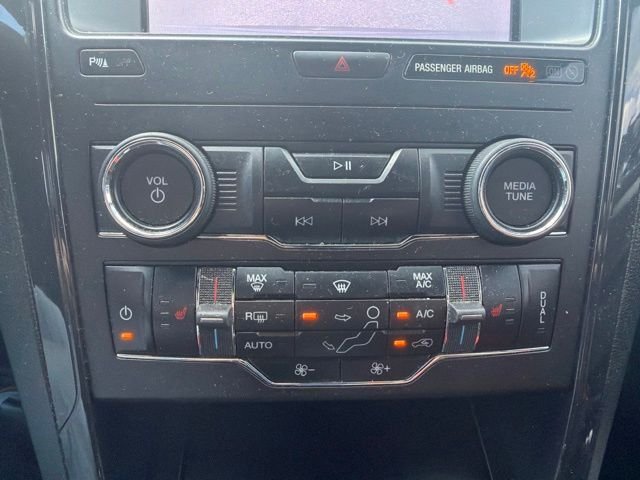 Used 2019 Silver Ford XLT image 26