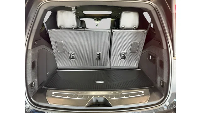 2022 Cadillac Escalade Premium Luxury - Photo 11