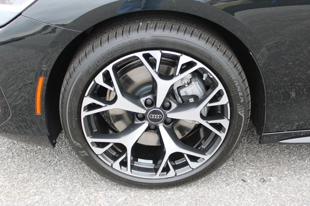 Used 2026 Green Metallic Audi Premium Plus image 33