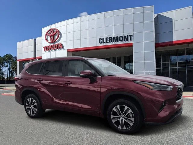 Used 2023 Red Toyota XLE image 1