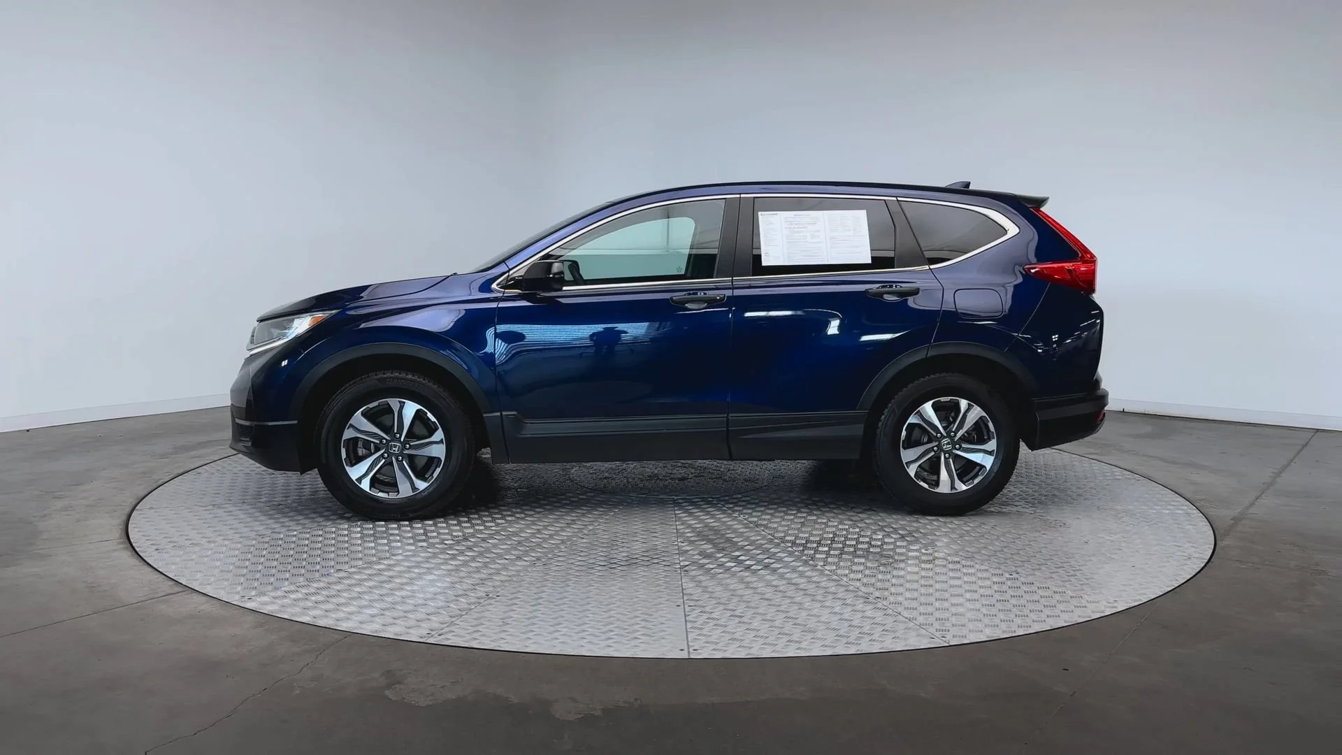 Used 2018 Obsidian Blue Pearl Honda LX image 5