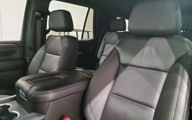 Used 2022 Black Chevrolet Z71 image 16