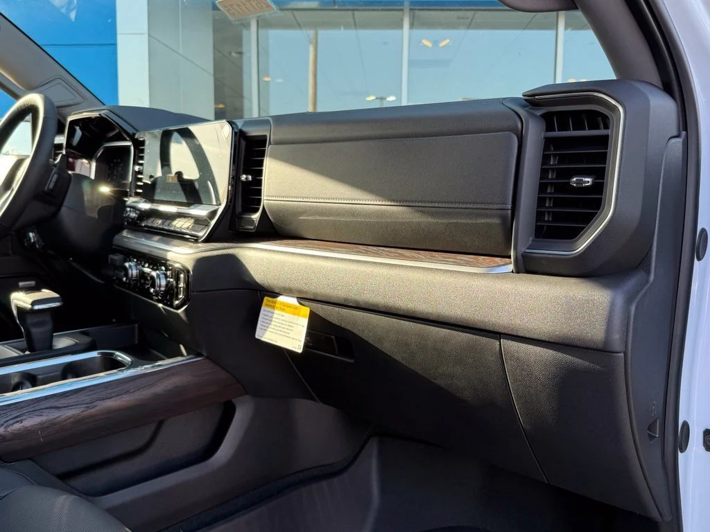 New 2026 Glacier White Tricoat GMC SLT image 17