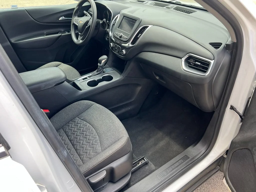 Used 2023 Summit White Chevrolet LT image 25