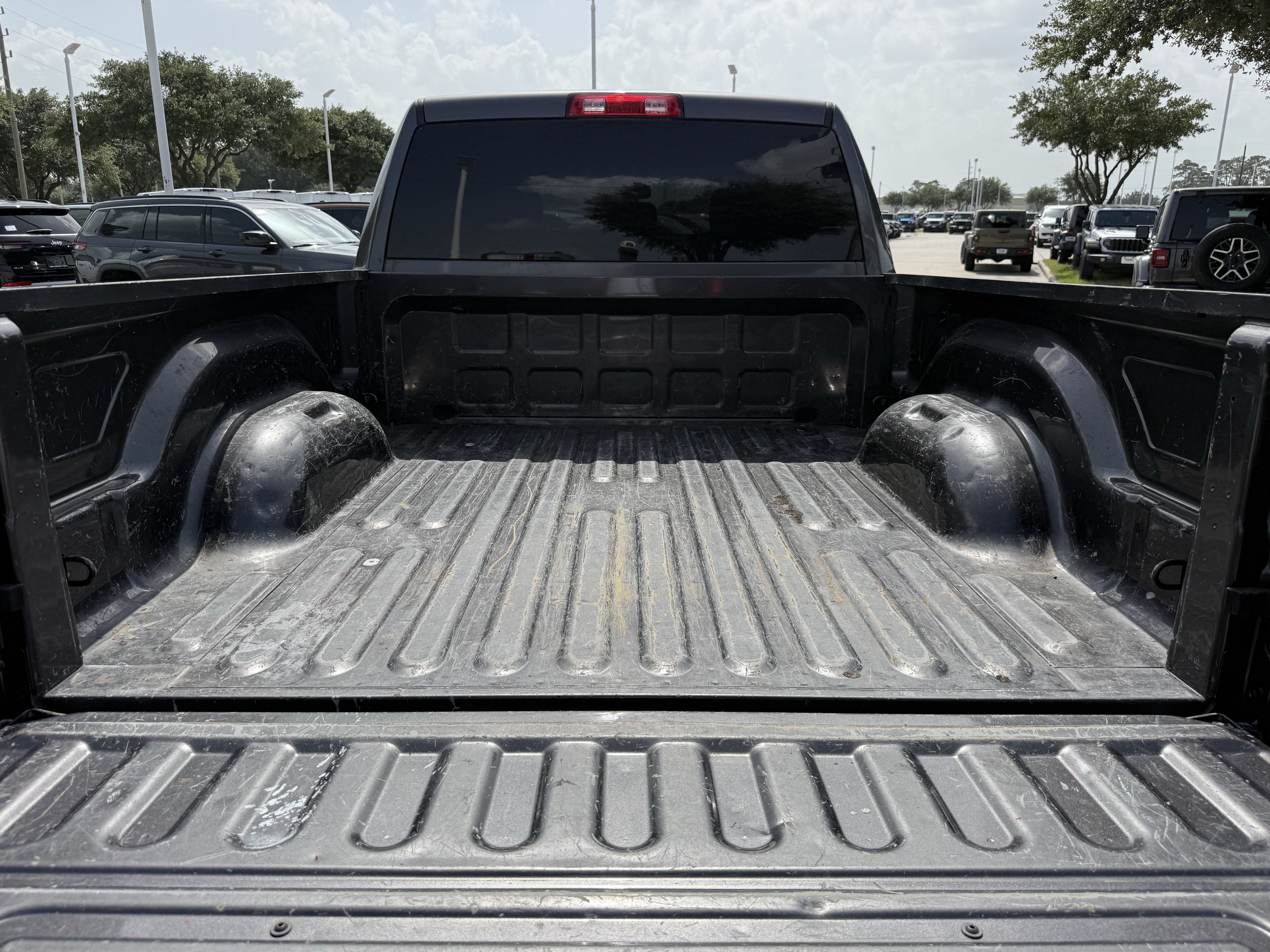 Used 2019 Granite Crystal Metallic Clearcoat Ram Tradesman image 28