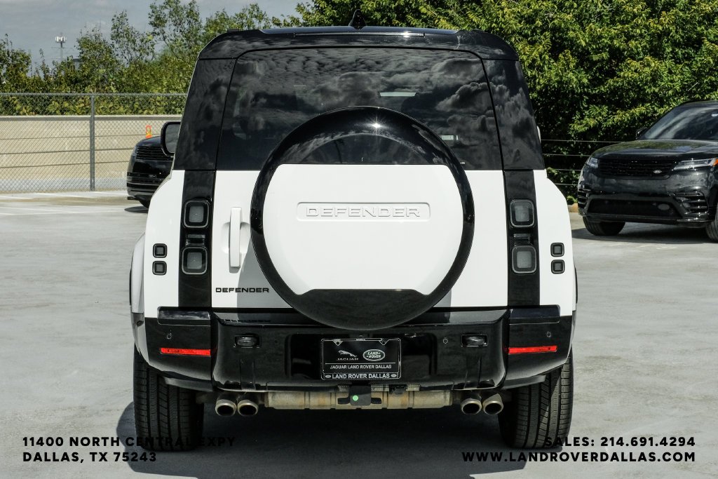 Used 2026 Fuji White Land Rover V8 image 11