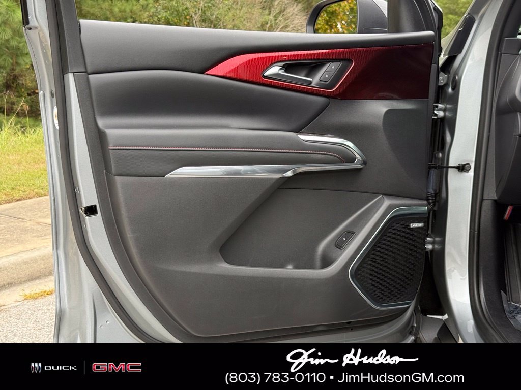 Used 2024 Gray Chevrolet Z71 image 20
