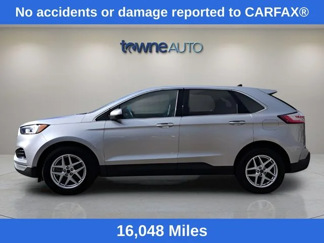 Used 2022 Silver Ford SEL image 2