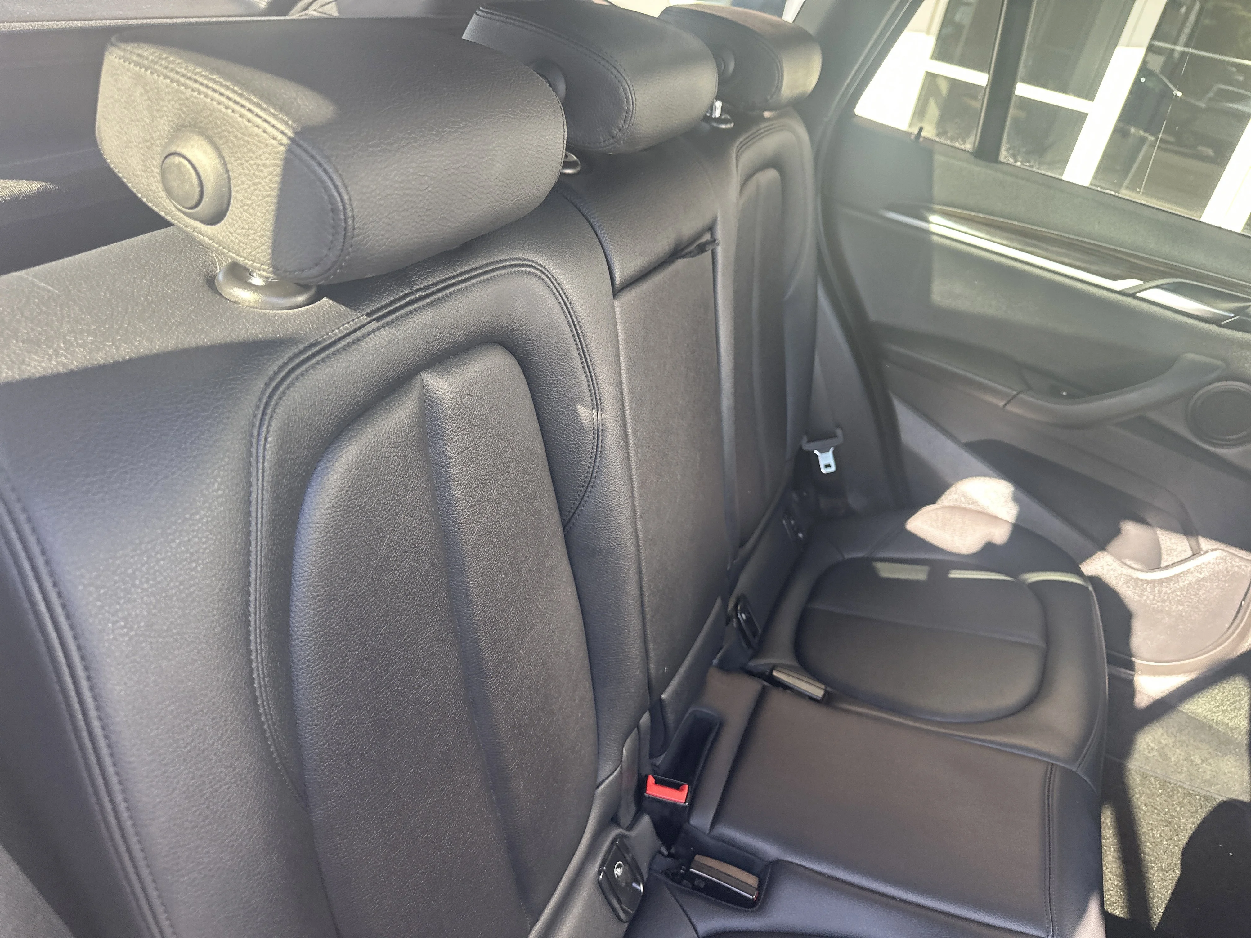 Used 2019 Black Sapphire Metallic BMW xDrive28i image 31