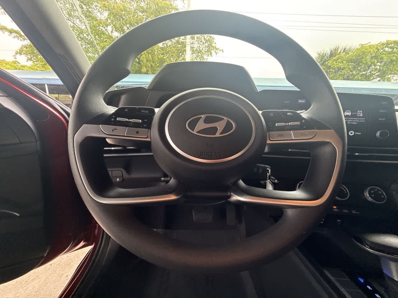 2025 Hyundai Elantra SE - Photo 15