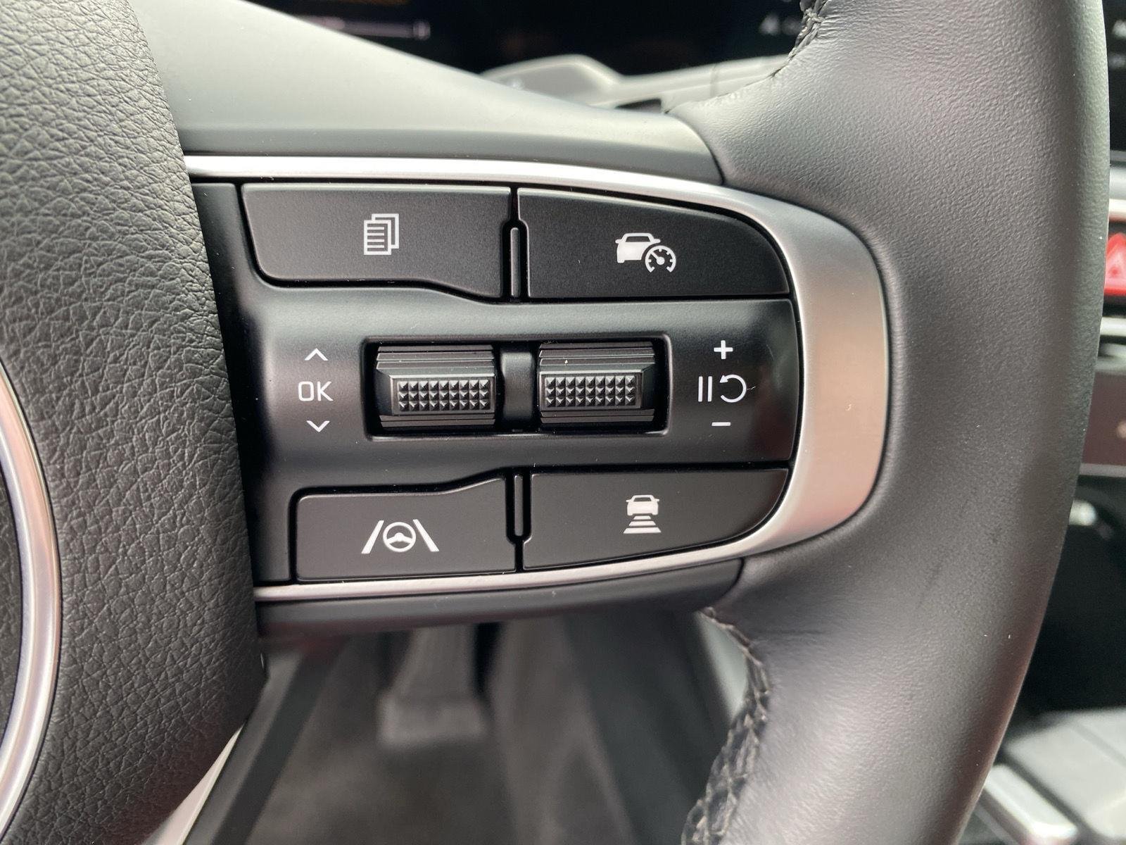 Used 2026 Snow White Pearl Kia GT-Line image 28