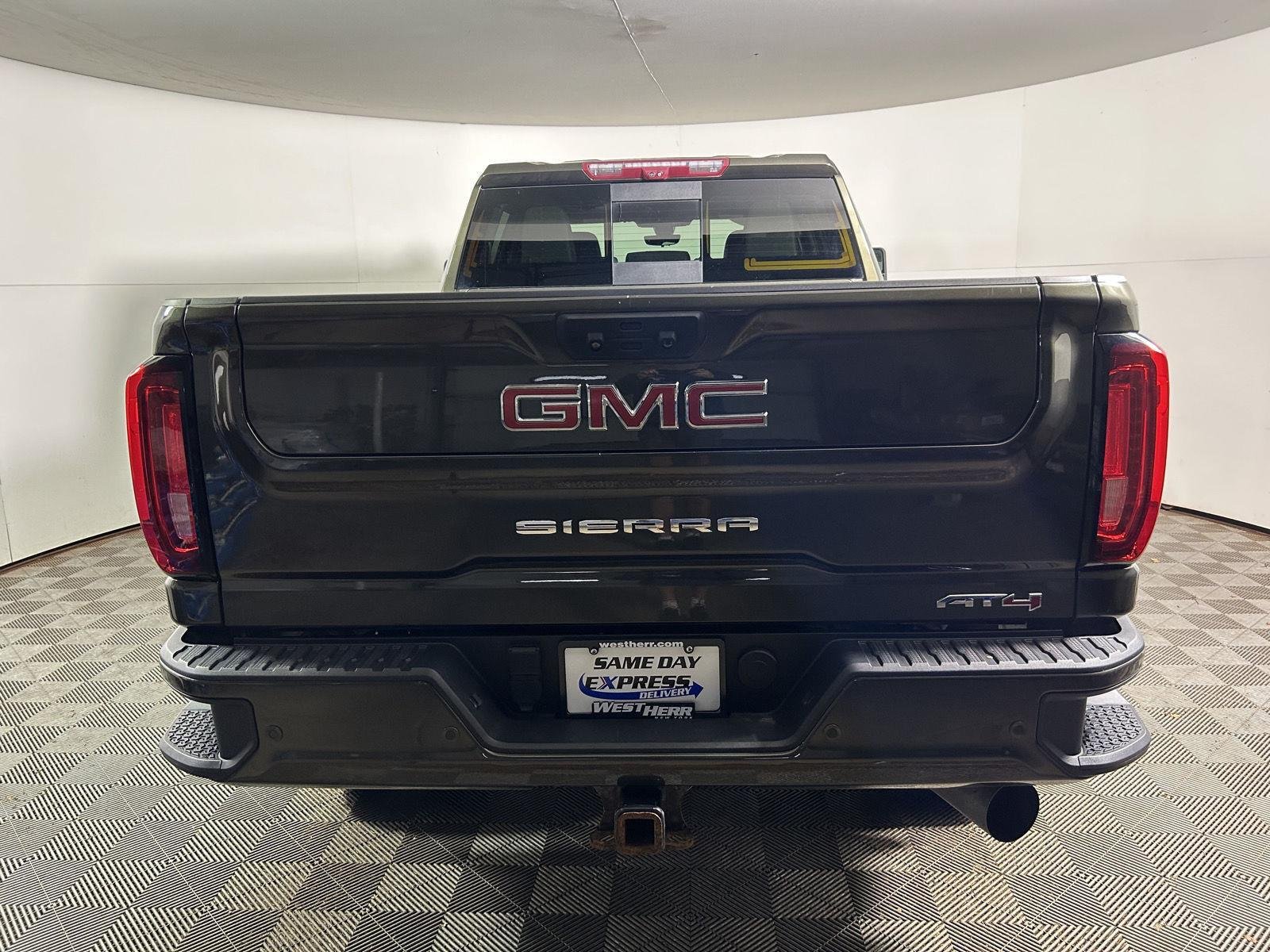 Used 2022 Forest Metallic GMC AT4 image 8