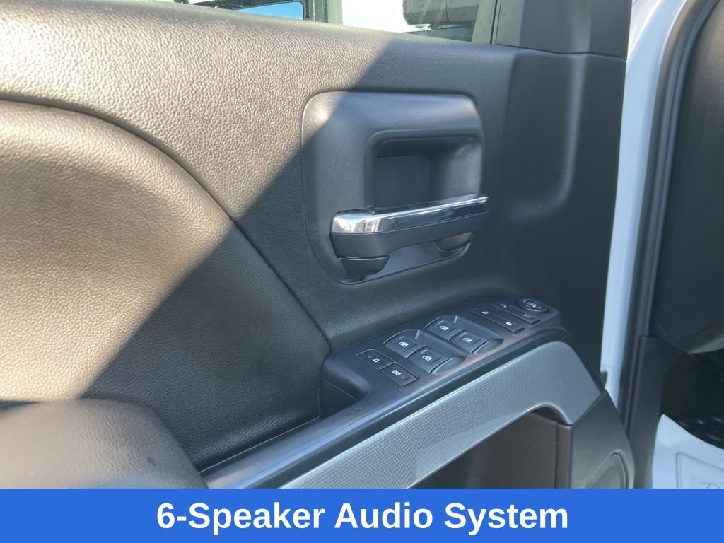 Used 2018 White Chevrolet LT image 12