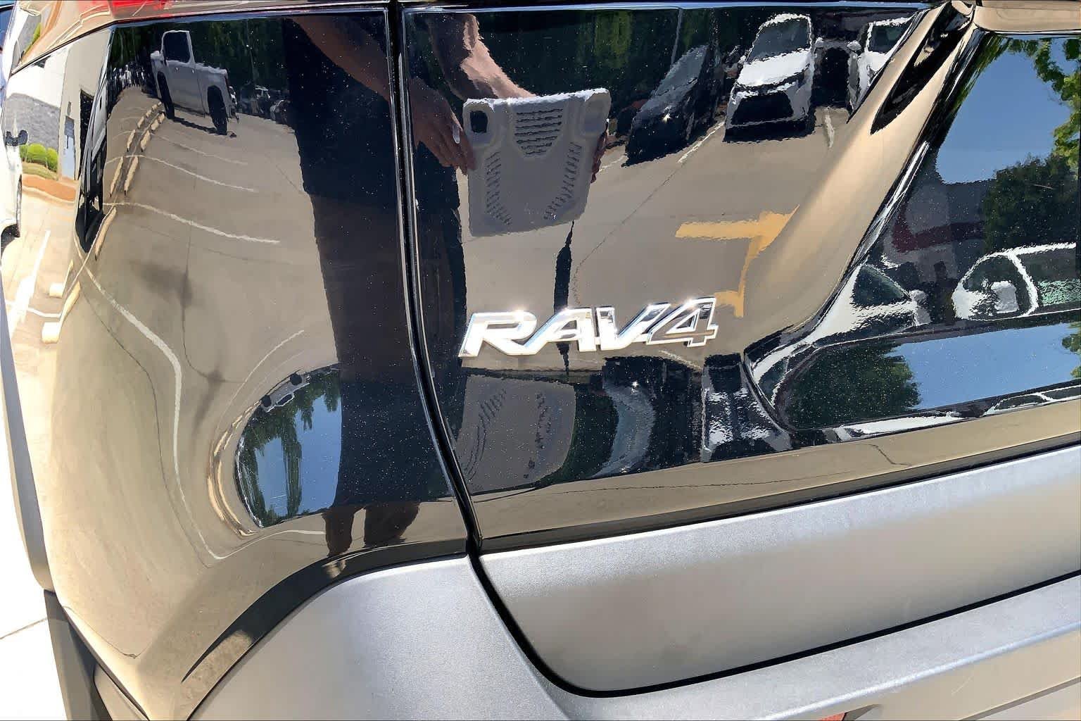 2024 Toyota RAV4 XLE - Photo 33