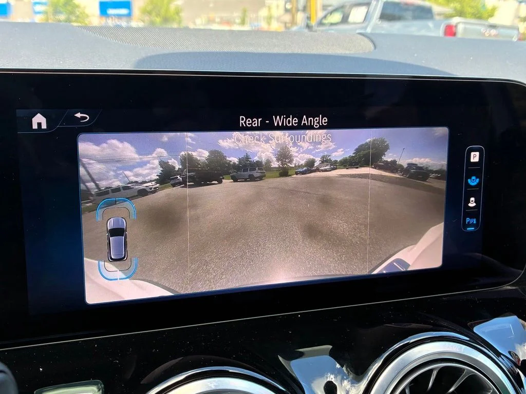 Used 2025 White Mercedes-Benz GLA 250 image 28
