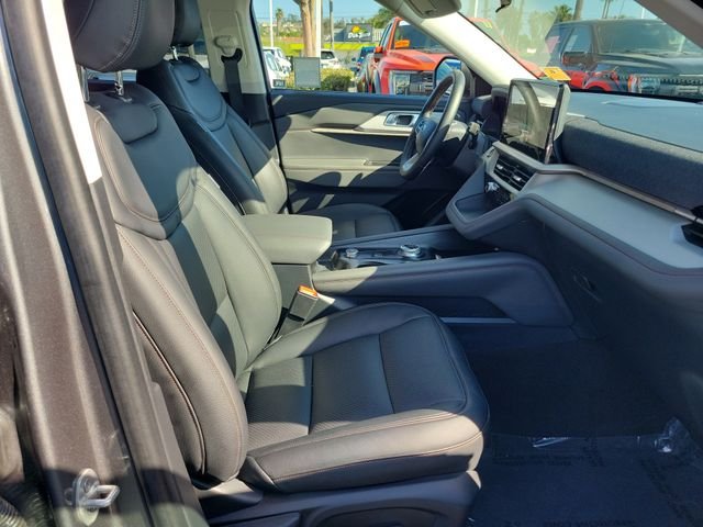Used 2025 Carbonized Gray Metallic Ford Active image 18